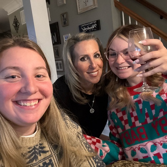 Meet your Posher, Aimee - Picture 3 of 5